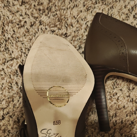 Lauren Ralph Lauren Colleen Perforated Leather Kiltie Pump 8.5 - Picture 10 of 15